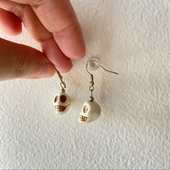 Skull earrings - Picture 3 of 3